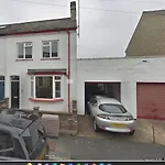 Double Bedroom On Marshall Road, Cb1 7Ty