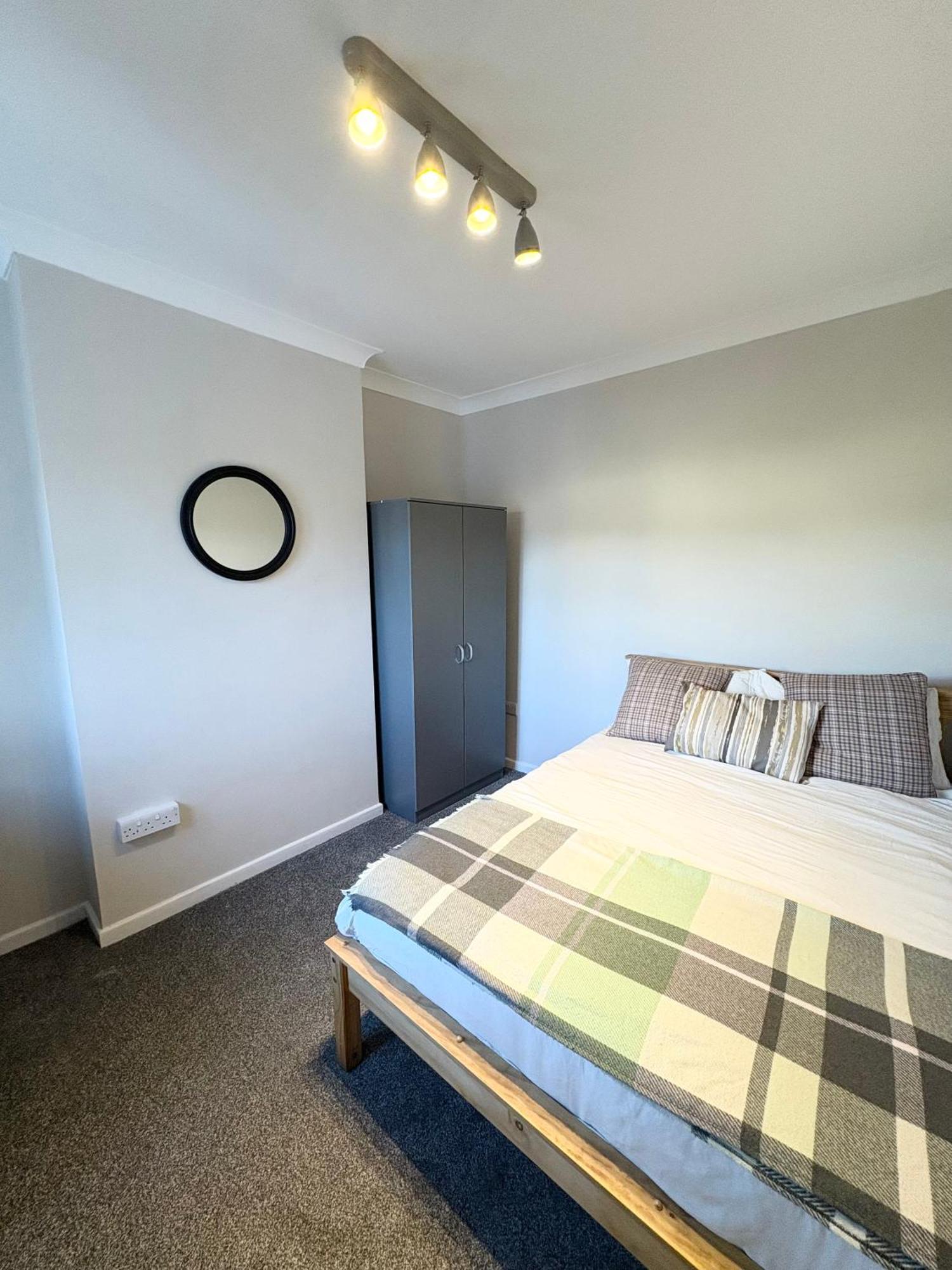 Double Bedroom On Marshall Road, Cb1 7ty Guest house